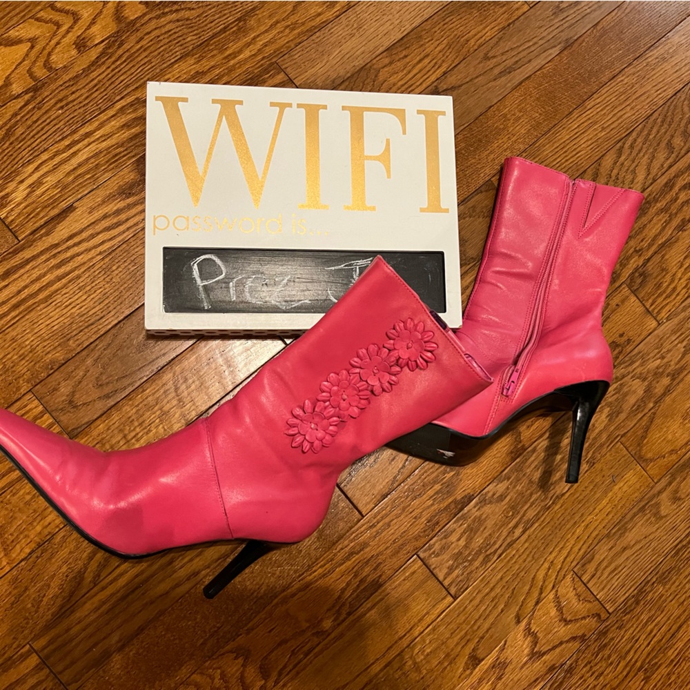 Boots - Picture 3 of 3